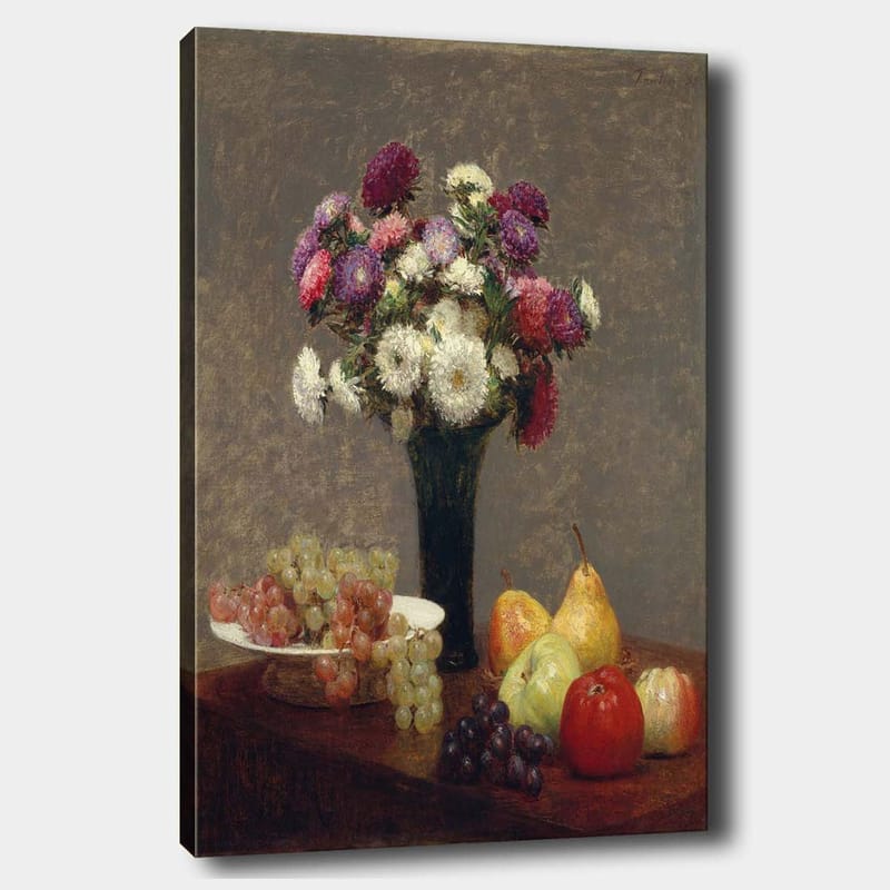 Lerretsbilde 70x100 cm - Vakker bukett med fargerike blomster i en vase, omgitt av frukt på et bord - Lilla / Grønn / Rød - Innredning - Bilder & kunst - Lerretsbilder