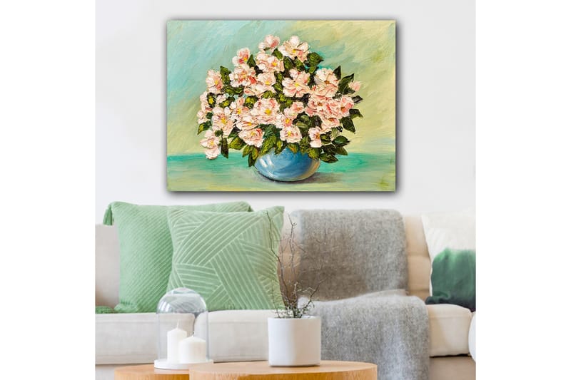 Lerretsbilde 70x100 cm - Vakker bukett med rosa blomster i en blå vase - Rosa / Grønn / Blå - Innredning - Bilder & kunst - Lerretsbilder