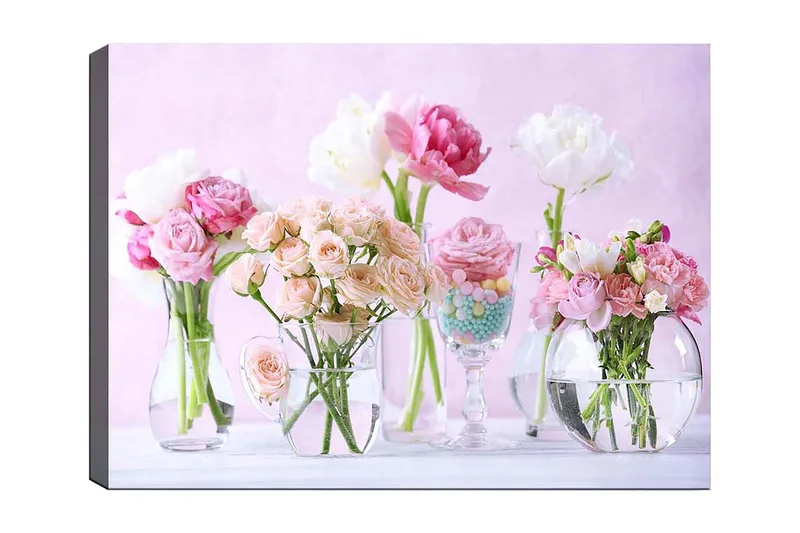 Lerretsbilde 70x100 cm - Vakker bukett med rosa og hvite blomster i forskjellige glassvaser, Rosa / Hvit / Grønn