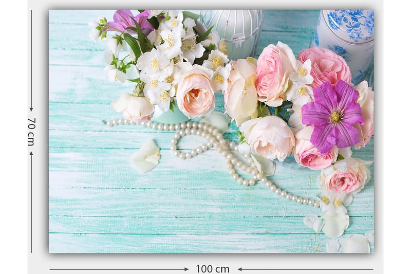 Lerretsbilde 70x100 cm - Vakker bukett med rosa og lilla blomster sammen med perler på en lysegrønn bakgrunn - Rosa / Lilla / Hvit - Innredning - Bilder & kunst - Lerretsbilder