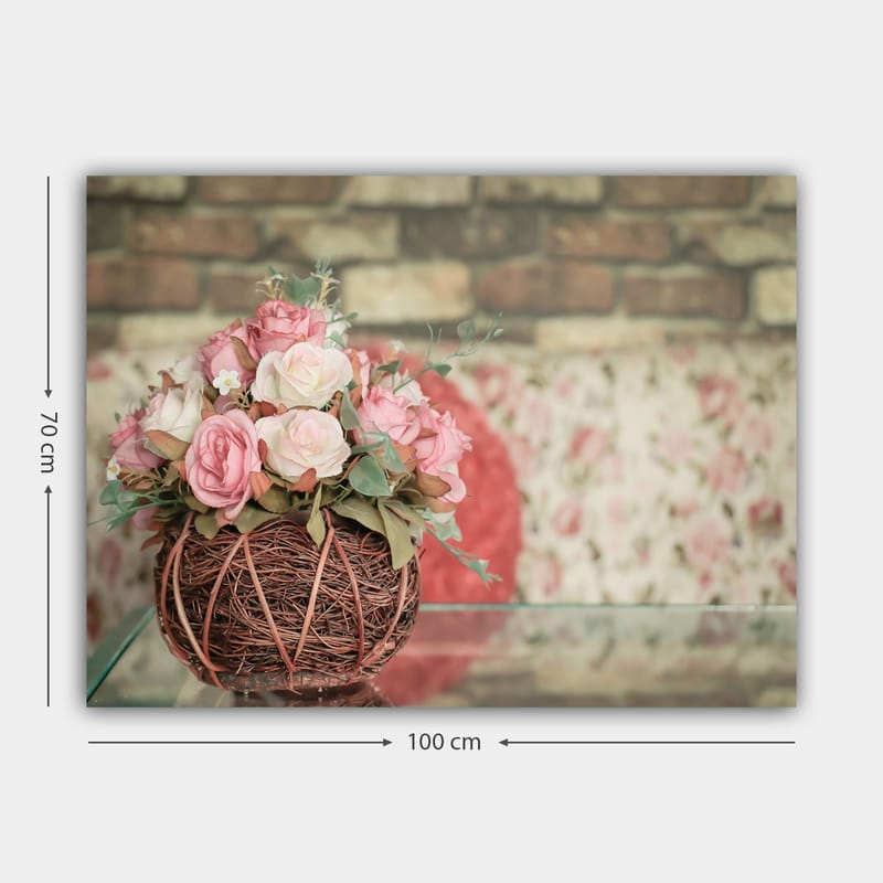 Lerretsbilde 70x100 cm - Vakker bukett med rosa roser i en kurv med kvister - Rosa / Grønn / Brun - Innredning - Bilder & kunst - Lerretsbilder