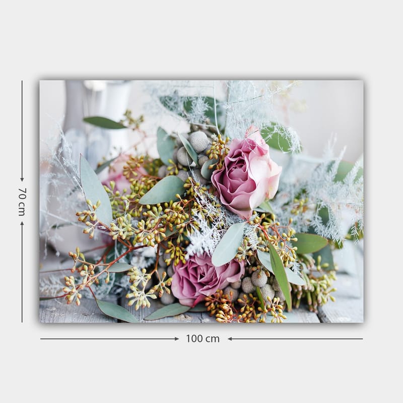 Lerretsbilde 70x100 cm - Vakker bukett med roser og grønt bladverk - Lys rosa / Grønn / Beige - Innredning - Bilder & kunst - Lerretsbilder