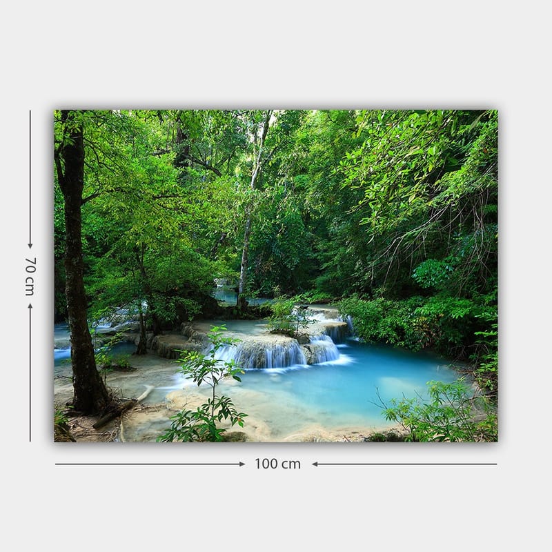 Lerretsbilde 70x100 cm - Vakker foss omgitt av frodig grøntområde - Grønn / Blå / Beige - Innredning - Bilder & kunst - Lerretsbilder