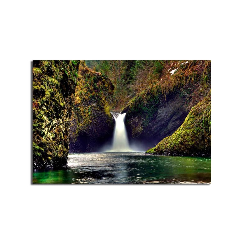 Lerretsbilde 70x100 cm - Vakker foss som renner ned mellom grønne klipper i naturskjønne omgivelser - Grønn / Blå / Brun - Innredning - Bilder & kunst - Lerretsbilder