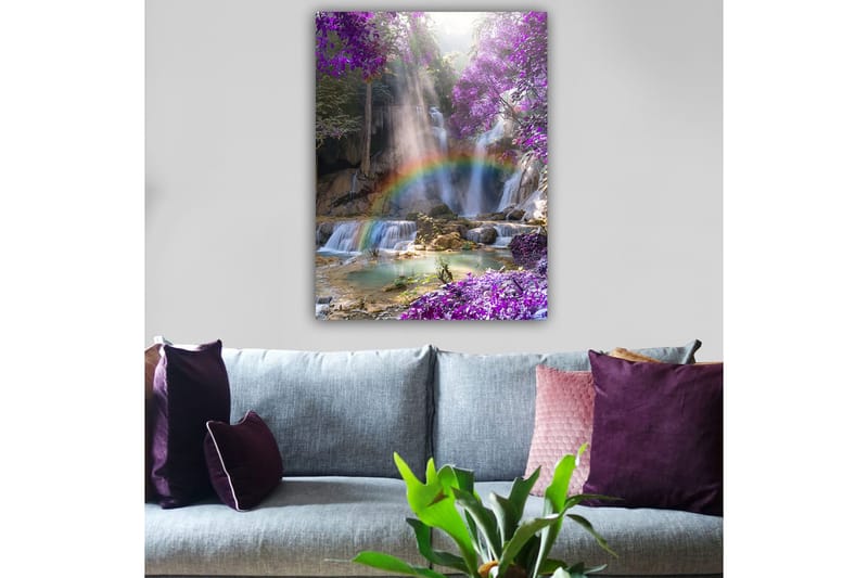 Lerretsbilde 70x100 cm - Vakker fossescene omgitt av lilla blomster og en regnbue - Lilla / Blå / Grønn - Innredning - Bilder & kunst - Lerretsbilder