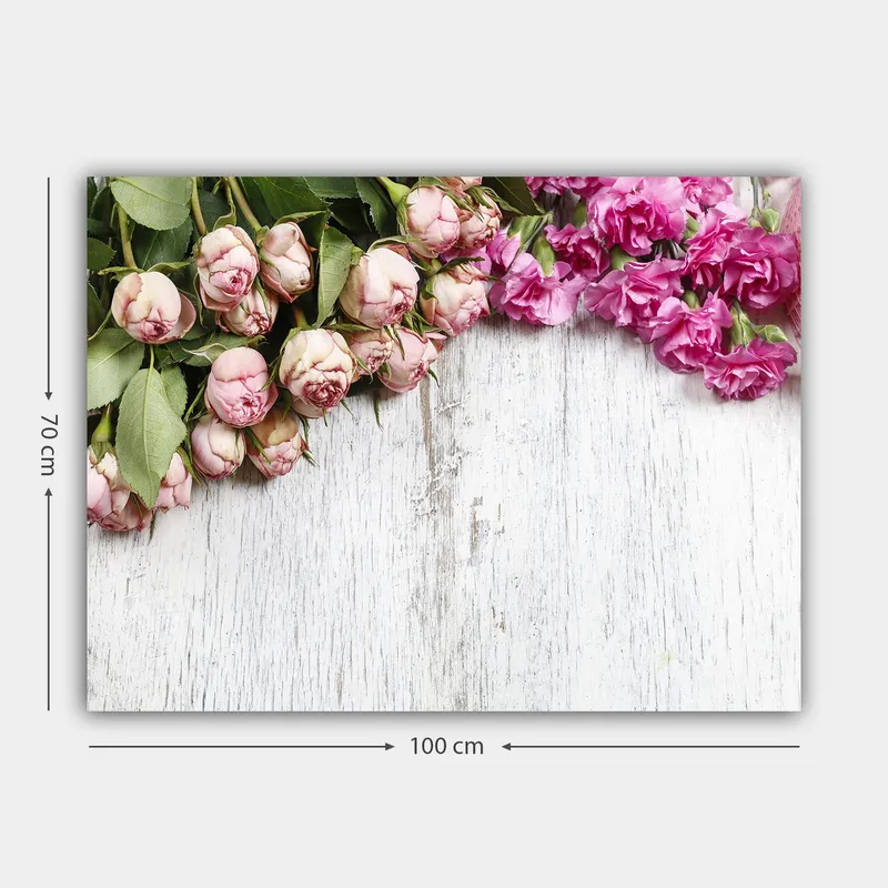 Lerretsbilde 70x100 cm - Vakker komposisjon av roser og nelliker i myke rosa nyanser - Lys rosa / Mørk rosa / Grønn - Innredning - Bilder & kunst - Lerretsbilder