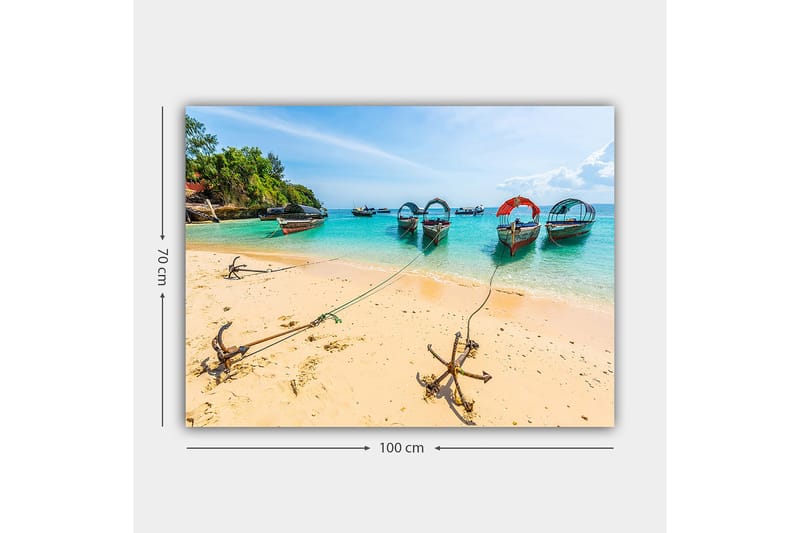 Lerretsbilde 70x100 cm - Vakker strandscene med flere fargerike båter fortøyd ved en sandstrand - Turkis / Beige / Rød - Innredning - Bilder & kunst - Lerretsbilder