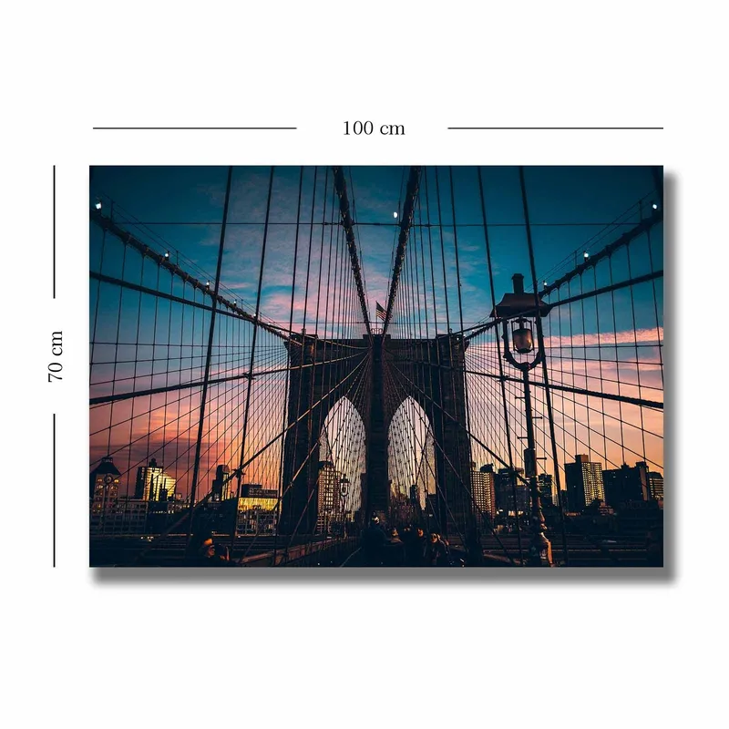 Lerretsbilde 70x100 cm - Vakker utsikt over Brooklyn Bridge med en dramatisk himmel i skumringen - Mørk blå / Rosa / Grå - Innredning - Bilder & kunst - Lerretsbilder