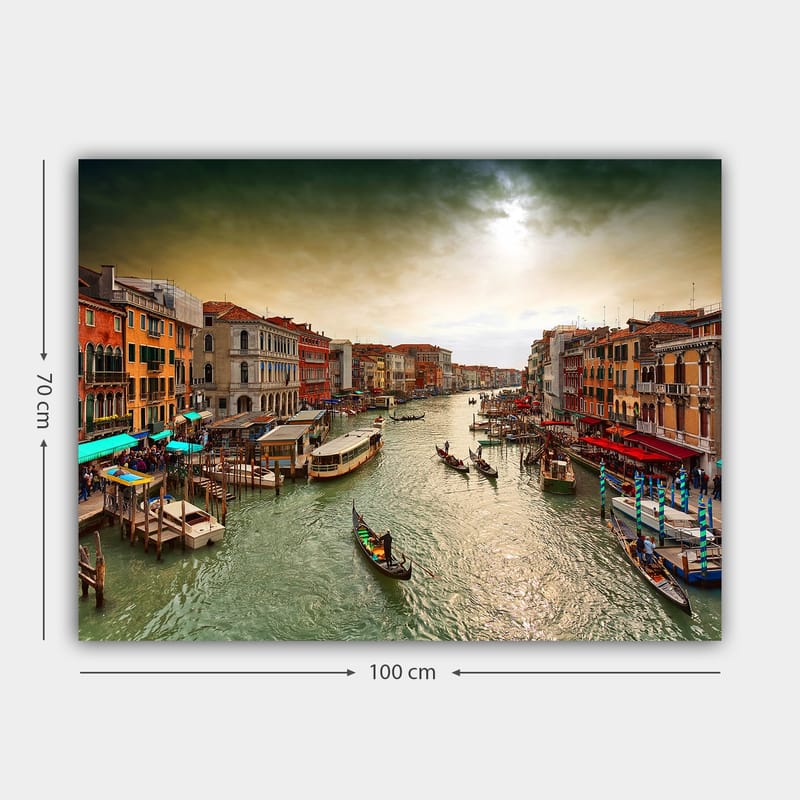 Lerretsbilde 70x100 cm - Vakker utsikt over en kanal i Venezia med gondoler og fargerike bygninger langs vannet - Grønn / Oransje / Blå - Innredning - Bilder & kunst - Lerretsbilder