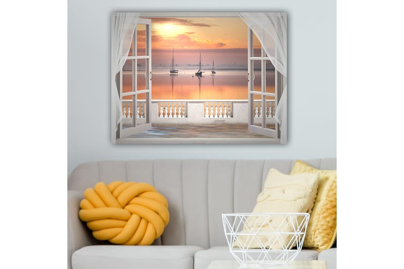 Lerretsbilde 70x100 cm - Vakker utsikt over en rolig innsjø med seilbåter ved solnedgang - Lys oransje / Rosa / Lys blå - Innredning - Bilder & kunst - Lerretsbilder