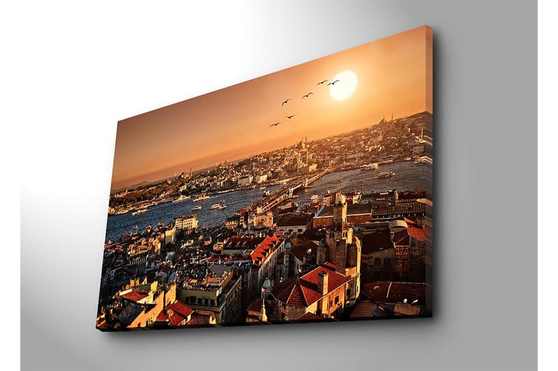 Lerretsbilde 70x100 cm - Vakker utsikt over Istanbul ved solnedgang, med hustak og båter på vannet - Oransje / Rød / Blå - Innredning - Bilder & kunst - Lerretsbilder