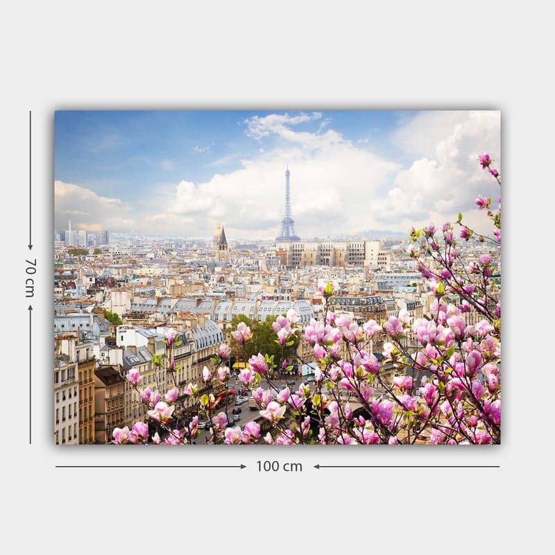 Lerretsbilde 70x100 cm - Vakker utsikt over Paris med Eiffeltårnet omgitt av blomstrende kirsebærtrær - Rosa / Blå / Grønn - Innredning - Bilder & kunst - Lerretsbilder