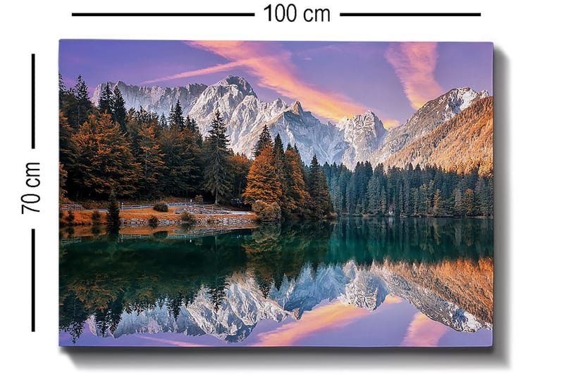 Lerretsbilde 70x100 cm - Vakkert fjellandskap med speilbilde i en innsjø og fargerike høsttrær - Grønn / Oransje / Lilla - Innredning - Bilder & kunst - Lerretsbilder