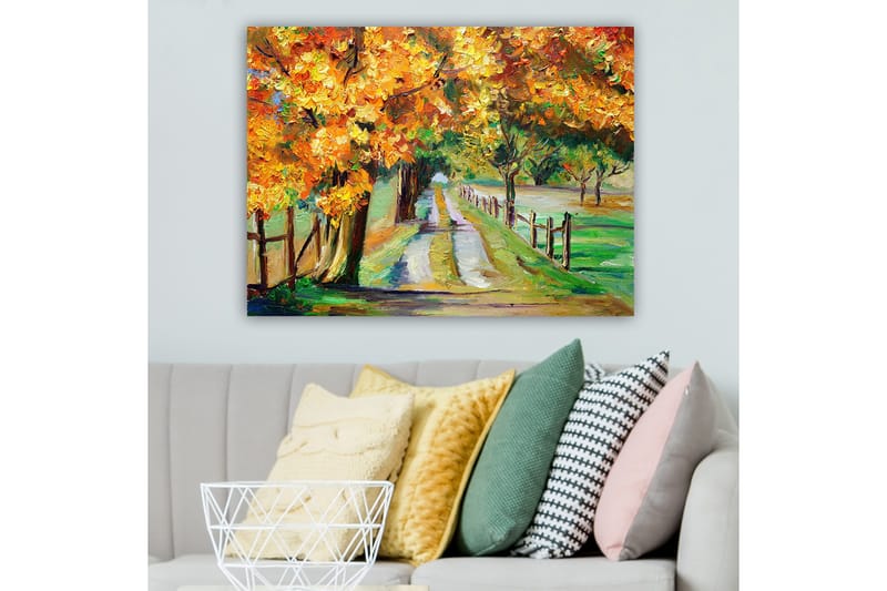 Lerretsbilde 70x100 cm - Vakkert høstlandskap med fargerike trær langs en grusvei - Oransje / Grønn / Brun - Innredning - Bilder & kunst - Lerretsbilder