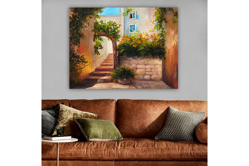 Lerretsbilde 70x100 cm - Pittoresk smug med trapper omgitt av grøntområder og blomster - Grønn / Beige / Oransje - Innredning - Bilder & kunst - Lerretsbilder