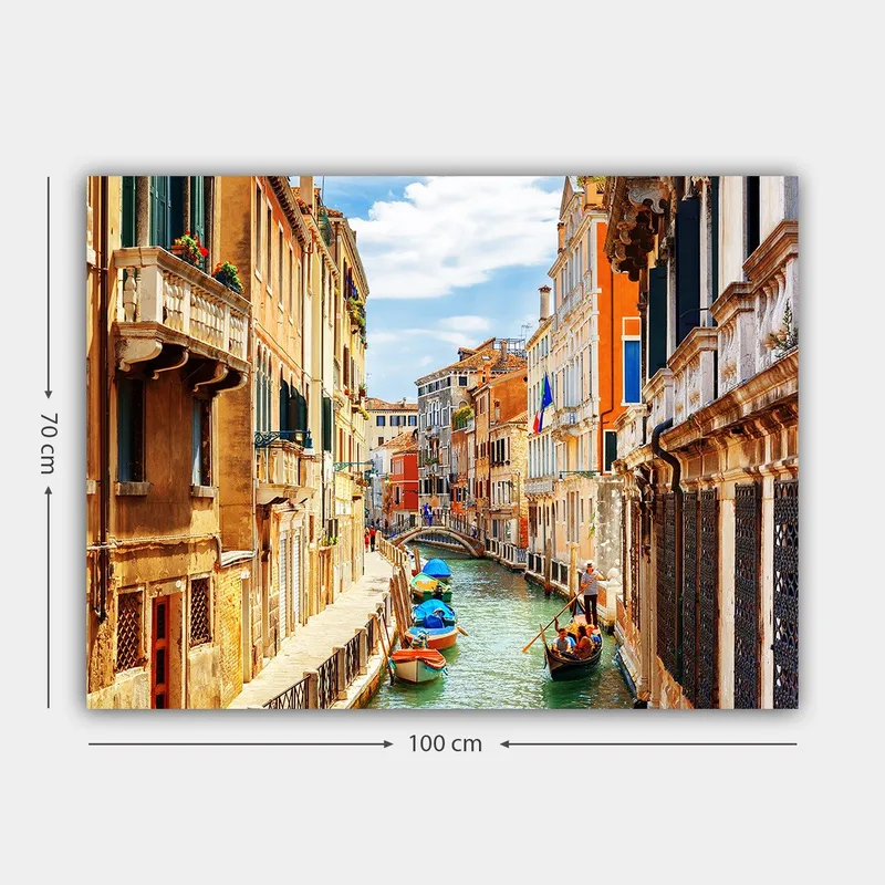 Lerretsbilde 70x100 cm - Pittoresk kanal i Venezia med fargerike bygninger og båter - Terrakotta / Blå / Grønn - Innredning - Bilder & kunst - Lerretsbilder