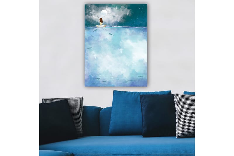 Lerretsbilde 70x100 cm - Person sittende i en båt under en stjerneklar natt med en stor måne over seg - Mørk blå / Lys blå / Hvit - Innredning - Bilder & kunst - Lerretsbilder