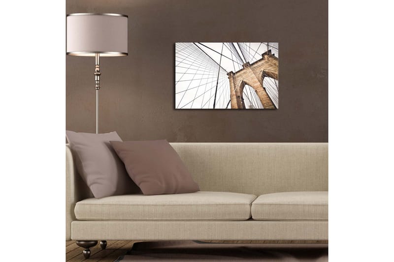 Lerretsbilde 70x45 cm - Perspektiv av Brooklyn Bridge med fokus på buene og kablene - Beige / Svart / Hvit - Innredning - Bilder & kunst - Lerretsbilder