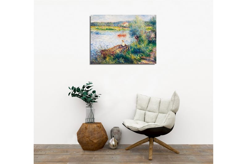 Lerretsbilde - Avslappende scene ved en innsjø med en person i en båt og omkringliggende grøntområder - Grønn / Blå / Beige - Innredning - Bilder & kunst - Lerretsbilder