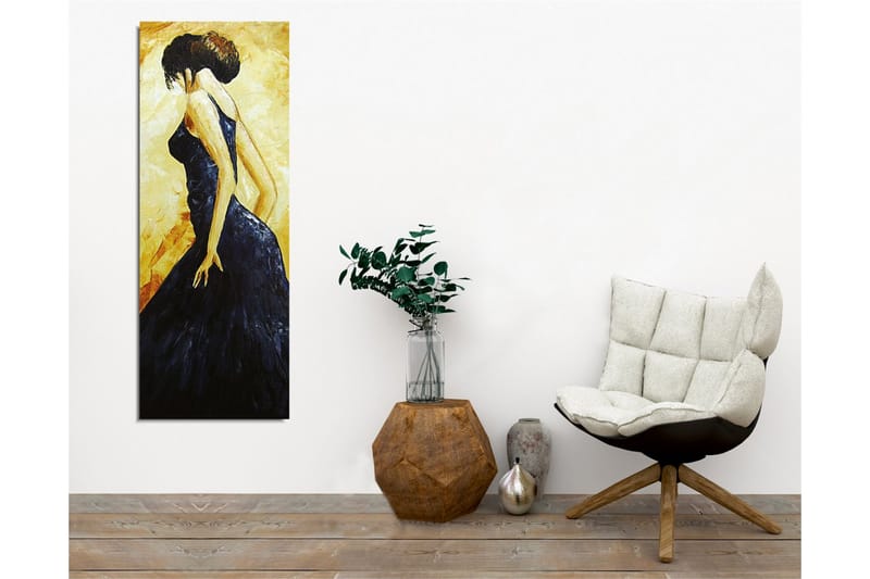 Lerretsbilde - Elegant kvinne i svart kjole - Mørk blå / Gyllen / Beige - Innredning - Bilder & kunst - Lerretsbilder