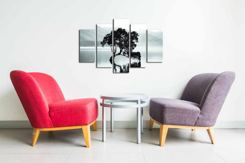 Lerretsbilde i 5 deler 82x50 cm - Silhuett av et tre ved en rolig innsjø med fjerne fjell i bakgrunnen - Svart / Grå / Hvit - Innredning - Bilder & kunst - Lerretsbilder