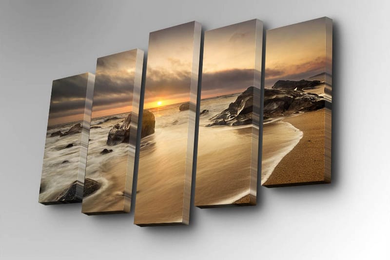 Lerretsbilde i 5 deler 82x50 cm - Solnedgang over en strand med steiner og rolige bølger - Gull / Grå / Beige - Innredning - Bilder & kunst - Lerretsbilder