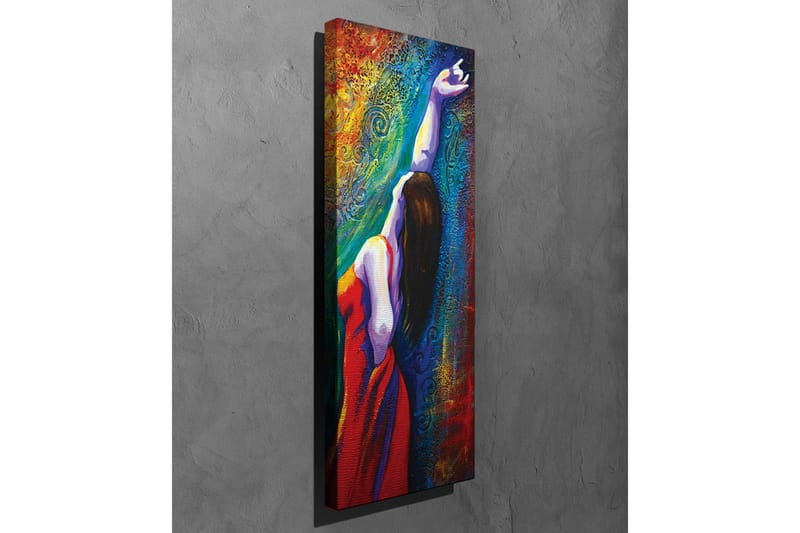 Lerretsbilde - Kvinne i rød kjole som strekker armen mot en fargerik bakgrunn - Rød / Blå / Grønn - Innredning - Bilder & kunst - Lerretsbilder