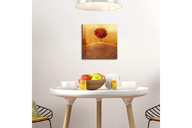 Lerretsbilde med LED-belysning 28x28 cm - Ensomt rødt tre på en gyllen ås - Rød / Gull / Beige - Innredning - Bilder & kunst - Lerretsbilder