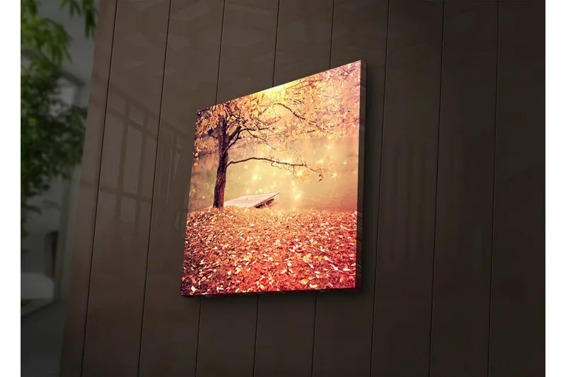 Lerretsbilde med LED-belysning 28x28 cm - Vakker høstscene med et tre og en båt ved en speilblank innsjø, Oransje / Gull / Brun