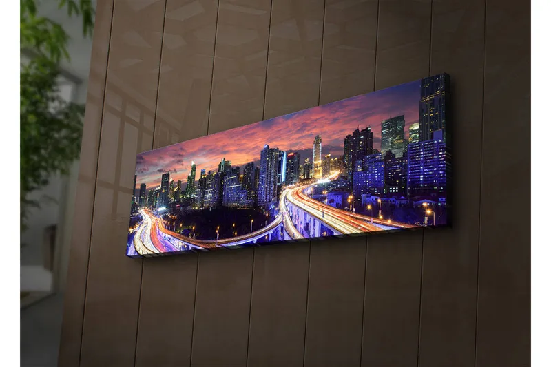 Lerretsbilde med LED-belysning 30x90 cm - Bysilhuett i skumringen med lysstråler fra veiene - Mørk blå / Oransje / Lilla - Innredning - Bilder & kunst - Lerretsbilder
