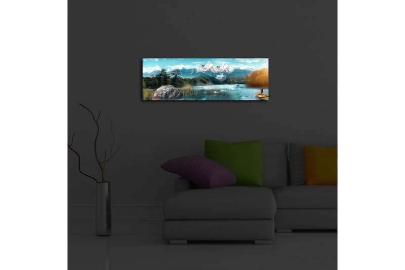 Lerretsbilde med LED-belysning 30x90 cm - Storslått fjellandskap med en fisker i en båt på en speilblank innsjø - Blå / Grønn / Hvit - Innredning - Bilder & kunst - Lerretsbilder