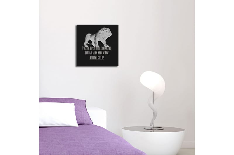 Lerretsbilde med LED-belysning 40x40 cm - Hvit løvefigur mot svart bakgrunn med inspirerende tekst - Hvit / Svart - Innredning - Bilder & kunst - Lerretsbilder