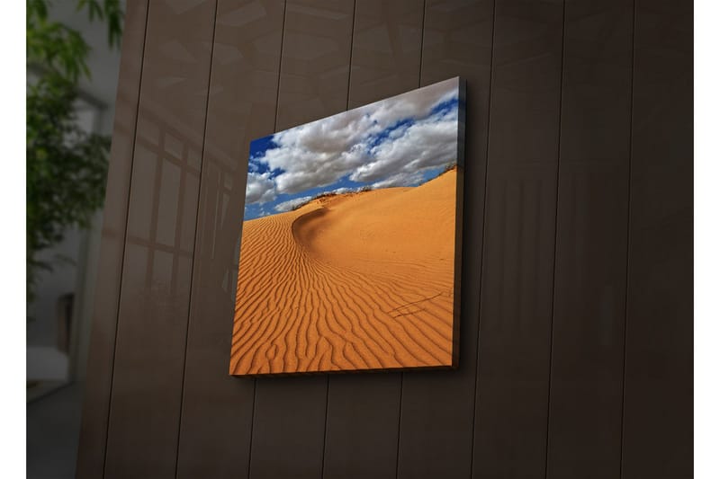 Lerretsbilde med LED-belysning 40x40 cm - Sanddyner under en blå himmel med skyer - Oransje / Blå / Hvit - Innredning - Bilder & kunst - Lerretsbilder