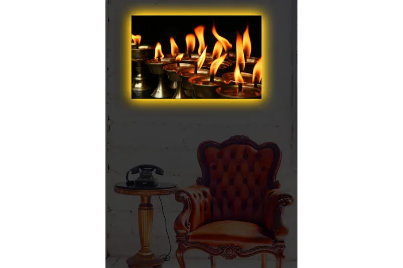 Lerretsbilde med LED-belysning 45x70 cm - Flammer fra oljelamper som sprer varme og lys - Oransje / Gull / Svart - Innredning - Bilder & kunst - Lerretsbilder