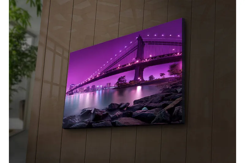 Lerretsbilde med LED-belysning 45x70 cm - Lys lilla bro som spenner over en rolig vannoverflate, Lys lilla / Mørkegrå / Svart