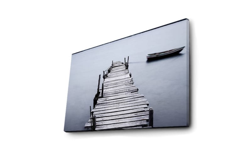 Lerretsbilde med LED-belysning 45x70 cm - Ro ved en trebrygge med en båt i det fjerne - Grå / Svart / Hvit - Innredning - Bilder & kunst - Lerretsbilder