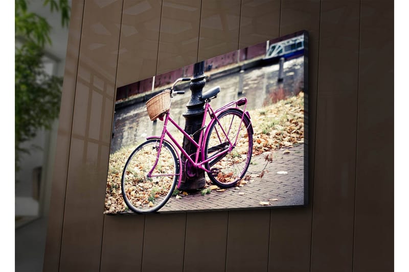 Lerretsbilde med LED-belysning 45x70 cm - Rosa sykkel med kurv ved en gatelykt - Rosa / Brun / Grå - Innredning - Bilder & kunst - Lerretsbilder