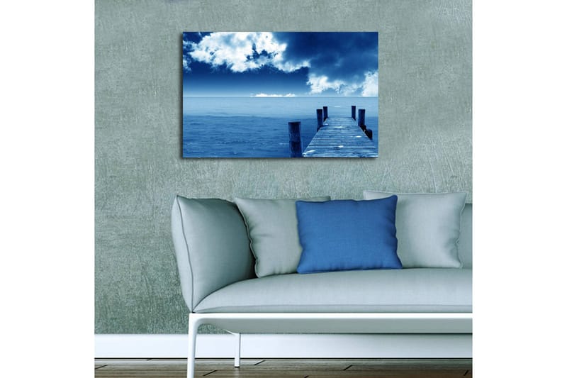 Lerretsbilde med LED-belysning 45x70 cm - Stilleben av en brygge som strekker seg ut over et blått hav under en dramatisk himmel - Blå / Grå / Hvit - Innredning - Bilder & kunst - Lerretsbilder