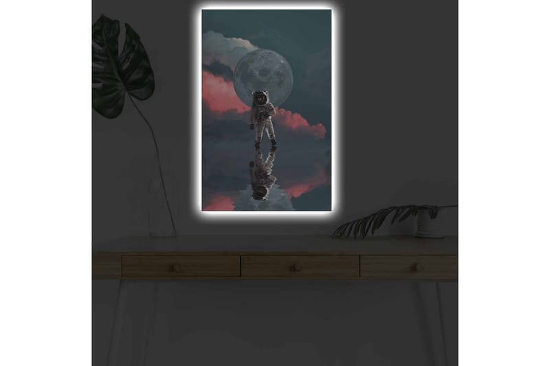 Lerretsbilde med LED-belysning - Astronaut som svever i et drømmeaktig rommiljø med en stor måne i bakgrunnen - Mørk blå / Rosa / Grå - Innredning - Bilder & kunst - Lerretsbilder
