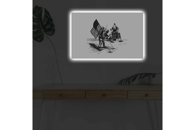 Lerretsbilde med LED-belysning - Astronaut planter et flagg på månens overflate - Svart / Hvit - Innredning - Bilder & kunst - Lerretsbilder