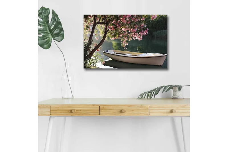 Lerretsbilde med LED-belysning - Båt ved en blomstrende trekant ved vannet, Rosa / Grønn / Hvit