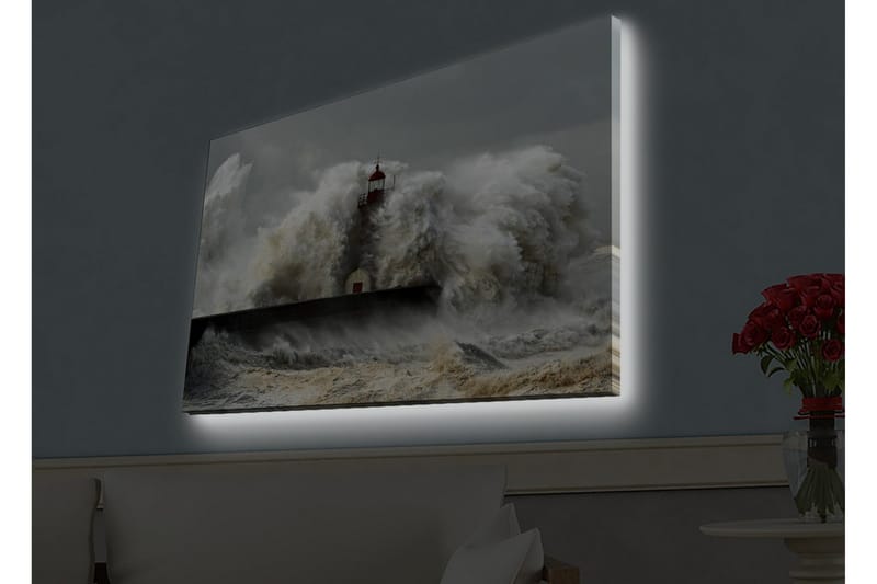 Lerretsbilde med LED-belysning - Bølger som slår mot et fyrtårn i stormvær - Grå / Hvit / Brun - Innredning - Bilder & kunst - Lerretsbilder