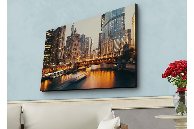 Lerretsbilde med LED-belysning - Bylandskap med skyskrapere ved en elv i skumringen, Gull / Blå / Grå