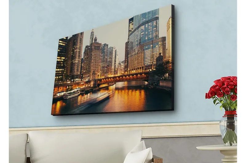 Lerretsbilde med LED-belysning - Bylandskap med skyskrapere ved en elv i skumringen, Gull / Blå / Grå