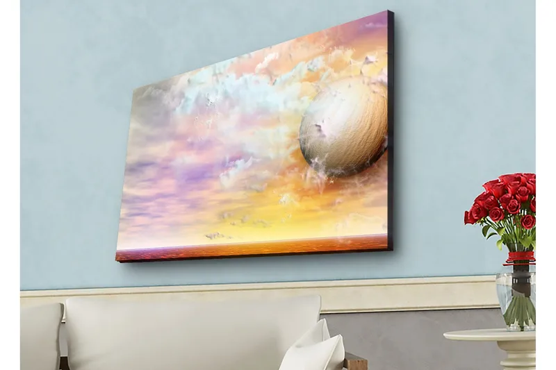 Lerretsbilde med LED-belysning - Drømmeaktig landskap med en stor planet og fargerike skyer, Lilla / Oransje / Beige