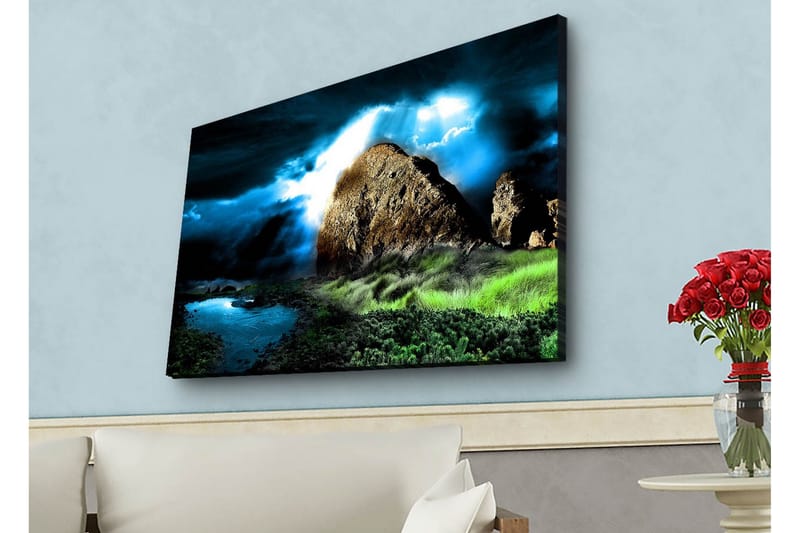 Lerretsbilde med LED-belysning - Dramatisk landskap med klipper og stormfulle skyer - Mørk blå / Grønn / Svart - Innredning - Bilder & kunst - Lerretsbilder