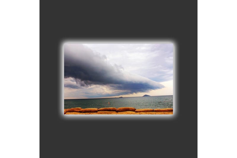 Lerretsbilde med LED-belysning - Dramatisk sjølandskap med mørke skyer og rolig vann - Mørk blå / Grå / Beige - Innredning - Bilder & kunst - Lerretsbilder