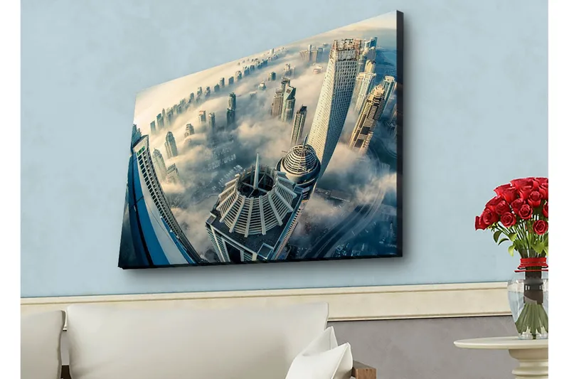 Lerretsbilde med LED-belysning - Futuristisk bybilde med høye skyskrapere i tåke - Grå / Blå / Beige - Innredning - Bilder & kunst - Lerretsbilder