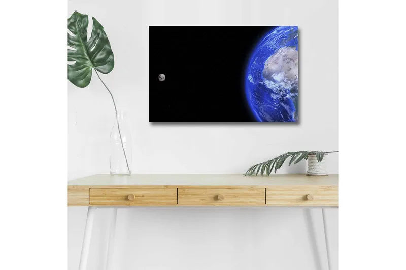 Lerretsbilde med LED-belysning - Jorden og månen i rommet - Blå / Grå / Svart - Innredning - Bilder & kunst - Lerretsbilder