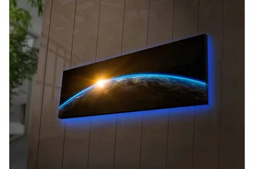Lerretsbilde med LED-belysning - Jorden sett fra verdensrommet med en soloppgang i horisonten - Blå / Oransje / Svart - Innredning - Bilder & kunst - Lerretsbilder
